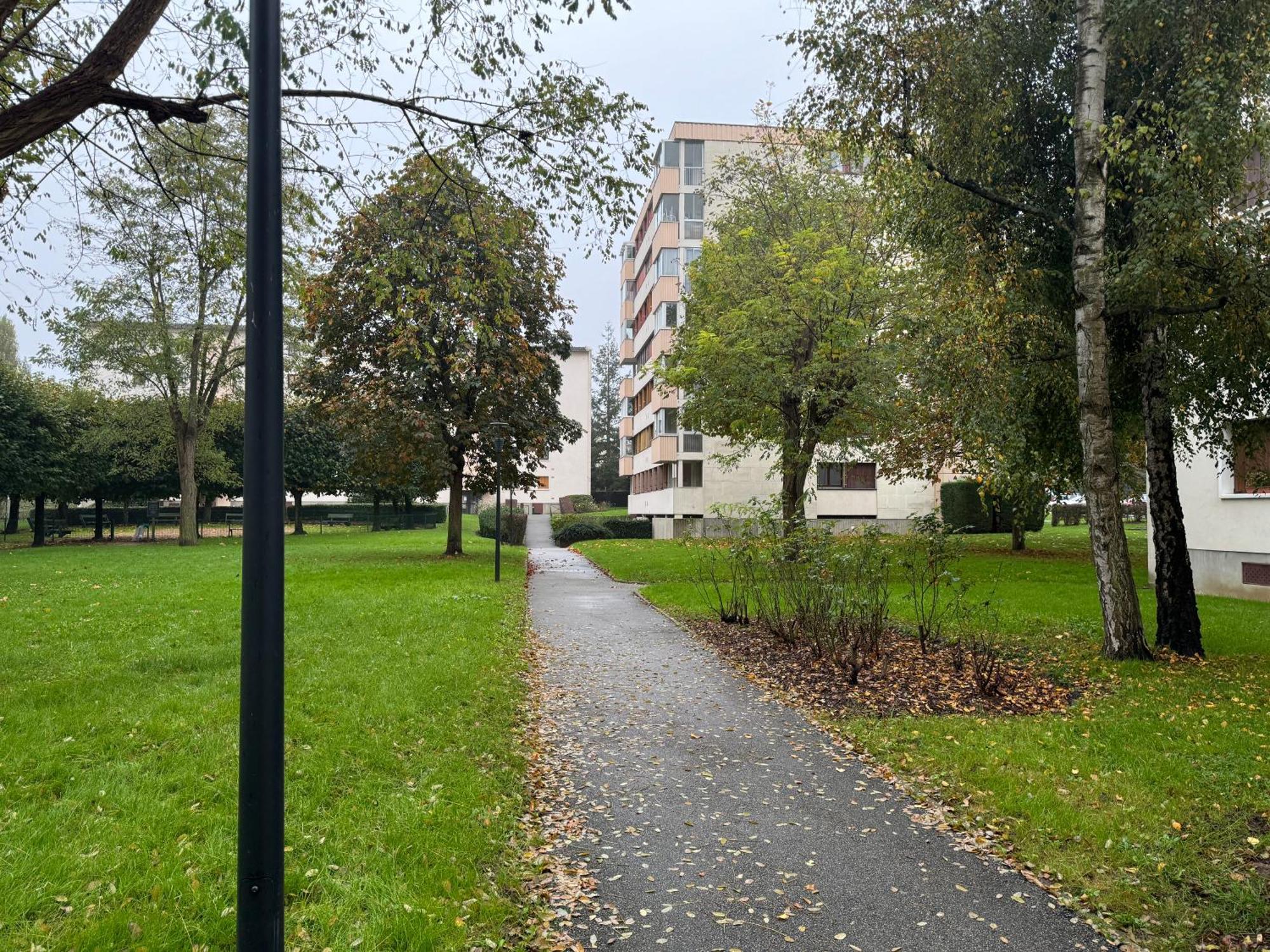 Appartement Periurbain De Paris Et Versailles Les Clayes-Sous-Bois エクステリア 写真